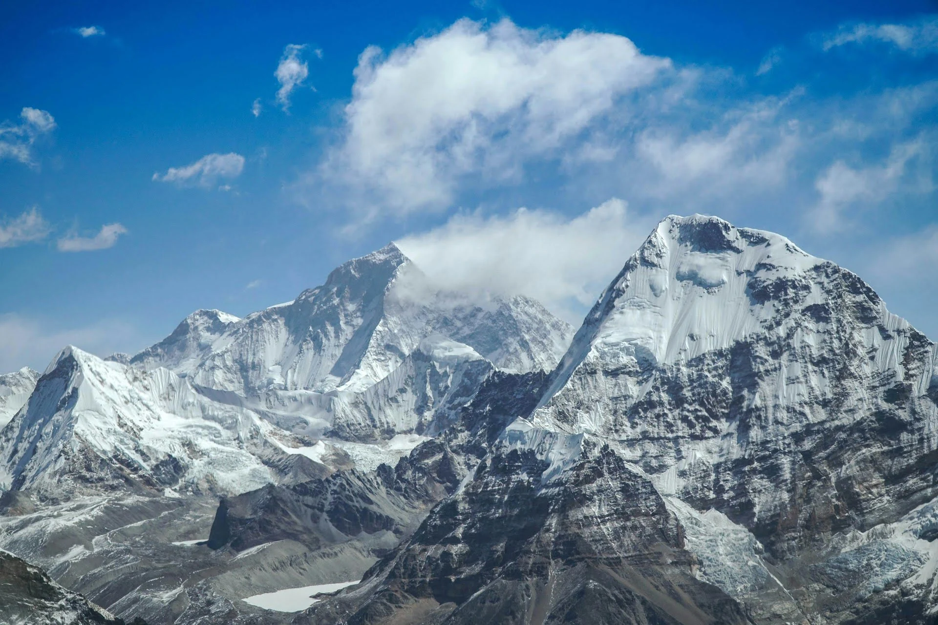 makalu-mountain