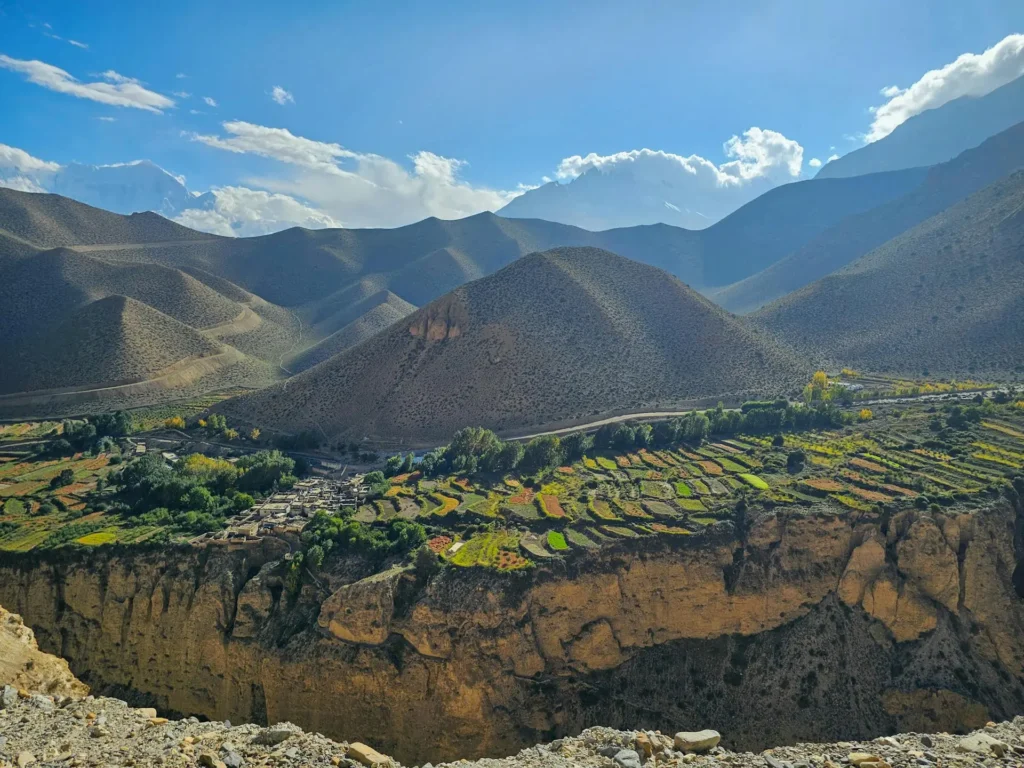 Majestic-Mustang Valley-Landscape-in-Nepal