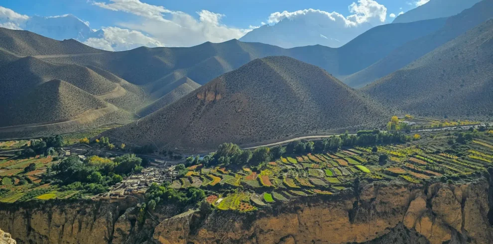 Majestic-Mustang Valley-Landscape-in-Nepal